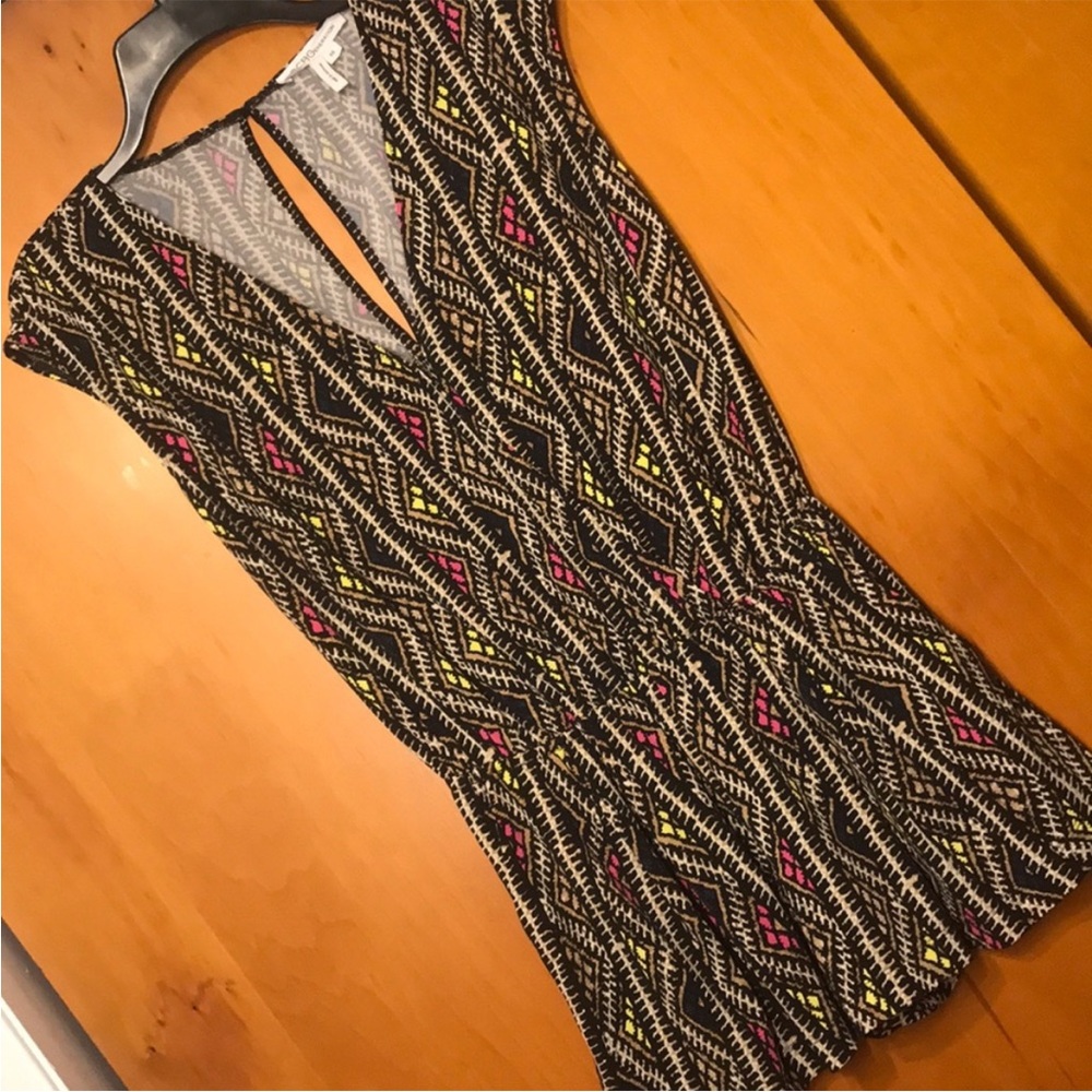 BCBGeneration VIBRANT PRINT FAUX WRAP ROMPER